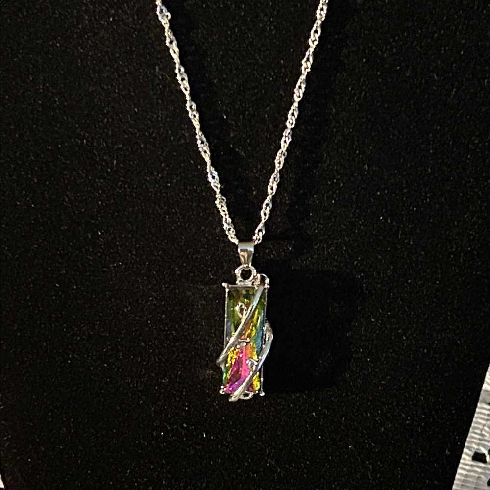 Elegant Silver Necklace with Multicolor Pendant